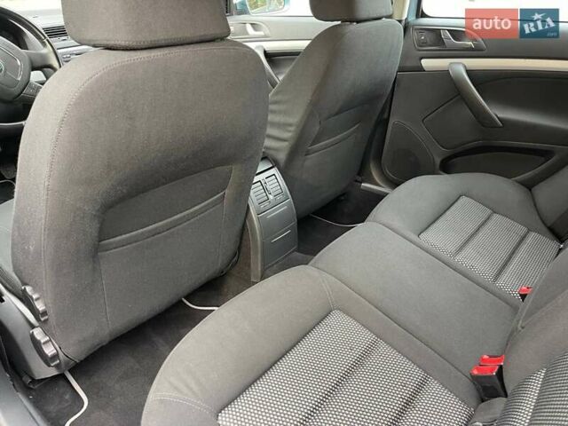 Серый Шкода Октавия Скаут, объемом двигателя 1.8 л и пробегом 214 тыс. км за 8500 $, фото 40 на Automoto.ua
