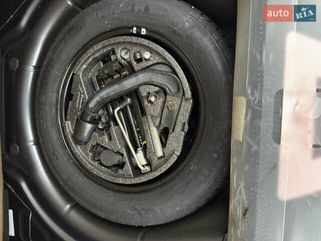 Сірий Шкода Octavia Scout, об'ємом двигуна 2 л та пробігом 282 тис. км за 10800 $, фото 10 на Automoto.ua