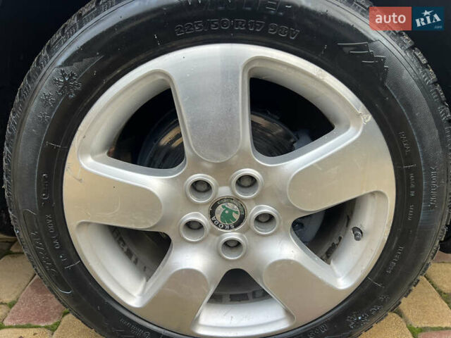 Серый Шкода Октавия Скаут, объемом двигателя 2 л и пробегом 230 тыс. км за 8990 $, фото 17 на Automoto.ua