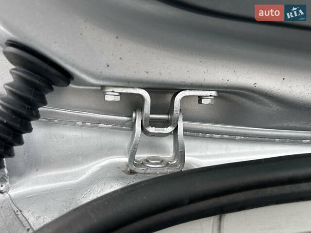 Серый Шкода Октавия Скаут, объемом двигателя 1.8 л и пробегом 247 тыс. км за 10200 $, фото 11 на Automoto.ua