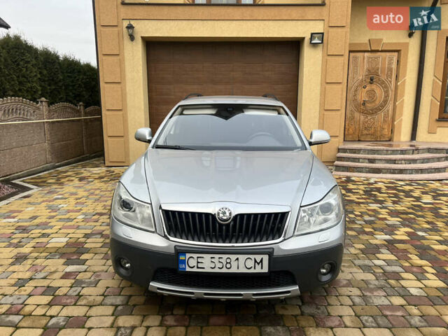 Серый Шкода Октавия Скаут, объемом двигателя 2 л и пробегом 230 тыс. км за 8990 $, фото 1 на Automoto.ua