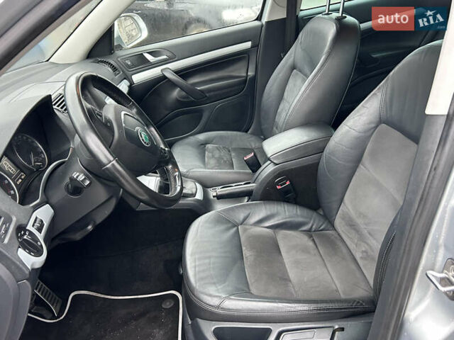 Серый Шкода Октавия Скаут, объемом двигателя 1.8 л и пробегом 247 тыс. км за 10200 $, фото 14 на Automoto.ua