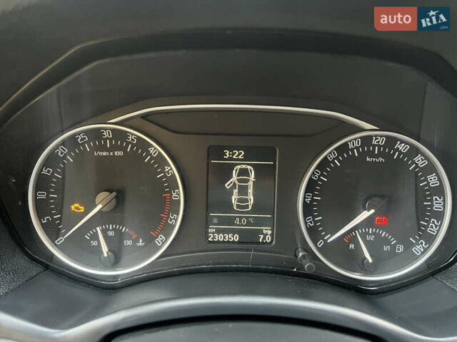 Серый Шкода Октавия Скаут, объемом двигателя 2 л и пробегом 230 тыс. км за 8990 $, фото 25 на Automoto.ua