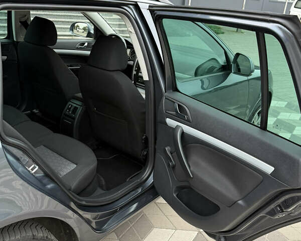 Сірий Шкода Octavia Scout, об'ємом двигуна 1.8 л та пробігом 219 тис. км за 7750 $, фото 5 на Automoto.ua