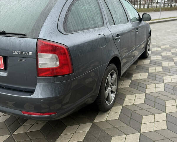 Сірий Шкода Octavia Scout, об'ємом двигуна 1.8 л та пробігом 219 тис. км за 7750 $, фото 43 на Automoto.ua