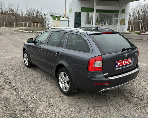 Сірий Шкода Octavia Scout, об'ємом двигуна 2 л та пробігом 282 тис. км за 10800 $, фото 2 на Automoto.ua
