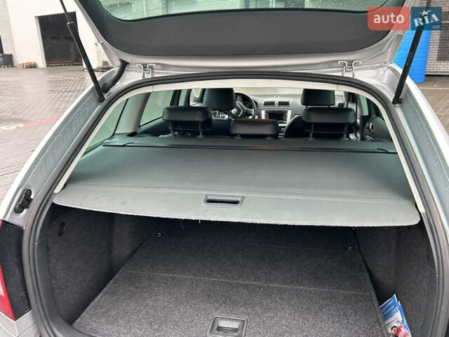 Серый Шкода Октавия Скаут, объемом двигателя 1.8 л и пробегом 247 тыс. км за 10200 $, фото 10 на Automoto.ua