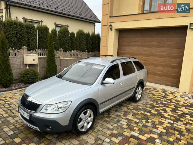 Серый Шкода Октавия Скаут, объемом двигателя 2 л и пробегом 230 тыс. км за 8990 $, фото 6 на Automoto.ua