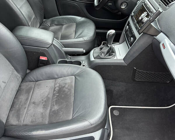 Сірий Шкода Octavia Scout, об'ємом двигуна 2 л та пробігом 282 тис. км за 10800 $, фото 5 на Automoto.ua