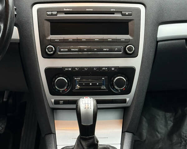Сірий Шкода Octavia Scout, об'ємом двигуна 1.8 л та пробігом 219 тис. км за 7750 $, фото 2 на Automoto.ua