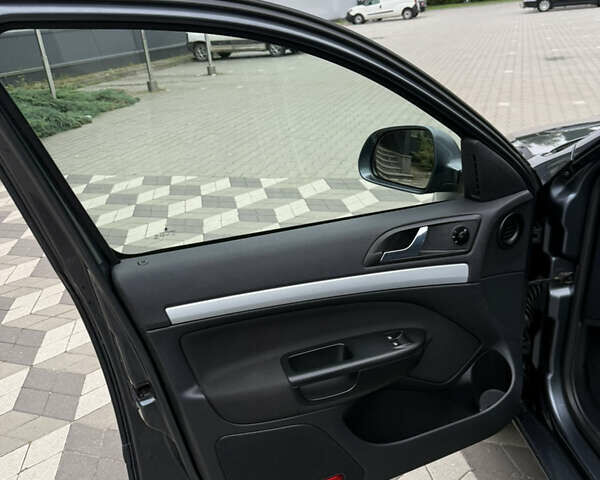 Сірий Шкода Octavia Scout, об'ємом двигуна 1.8 л та пробігом 219 тис. км за 7750 $, фото 12 на Automoto.ua