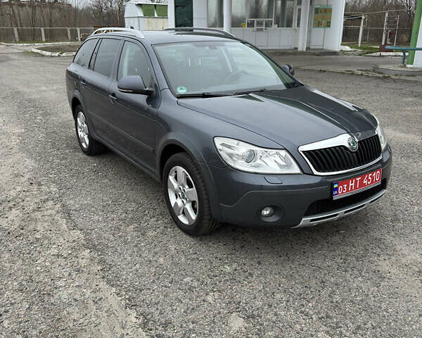Сірий Шкода Octavia Scout, об'ємом двигуна 2 л та пробігом 282 тис. км за 10800 $, фото 4 на Automoto.ua