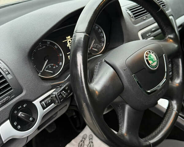 Серый Шкода Октавия Скаут, объемом двигателя 1.8 л и пробегом 219 тыс. км за 7850 $, фото 35 на Automoto.ua