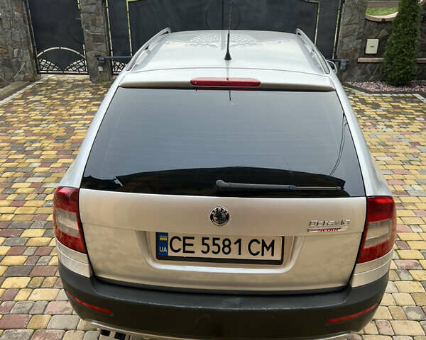 Серый Шкода Октавия Скаут, объемом двигателя 2 л и пробегом 230 тыс. км за 8990 $, фото 10 на Automoto.ua