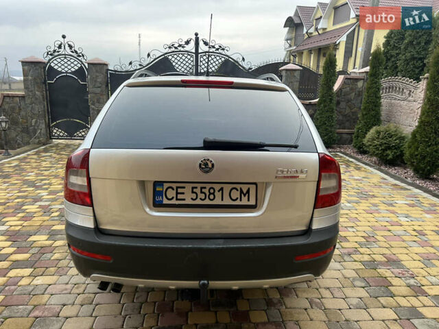 Серый Шкода Октавия Скаут, объемом двигателя 2 л и пробегом 230 тыс. км за 8990 $, фото 4 на Automoto.ua