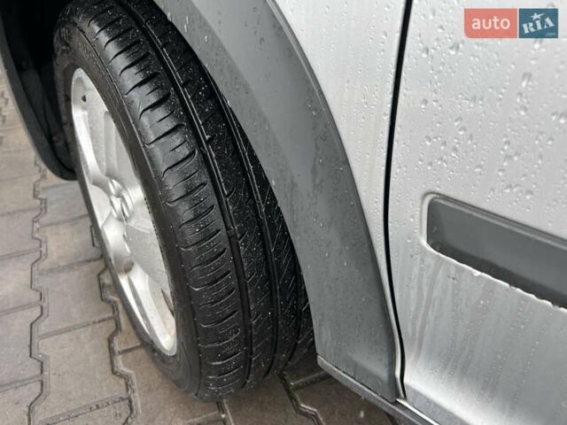 Серый Шкода Октавия Скаут, объемом двигателя 1.8 л и пробегом 247 тыс. км за 10200 $, фото 13 на Automoto.ua