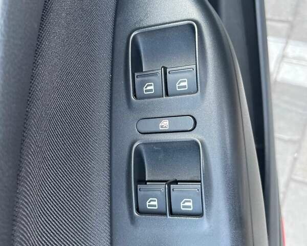 Серый Шкода Октавия Скаут, объемом двигателя 1.8 л и пробегом 212 тыс. км за 8500 $, фото 21 на Automoto.ua
