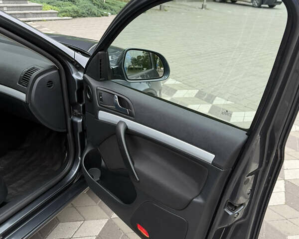 Сірий Шкода Octavia Scout, об'ємом двигуна 1.8 л та пробігом 219 тис. км за 7750 $, фото 3 на Automoto.ua