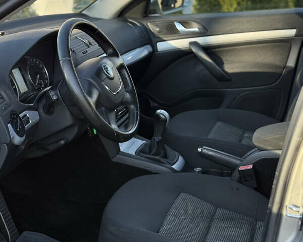 Сірий Шкода Octavia Scout, об'ємом двигуна 1.8 л та пробігом 202 тис. км за 8200 $, фото 14 на Automoto.ua