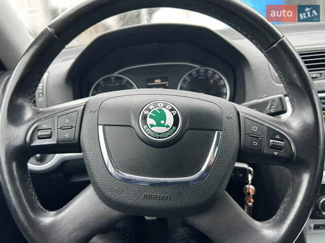 Серый Шкода Октавия Скаут, объемом двигателя 1.8 л и пробегом 247 тыс. км за 10200 $, фото 18 на Automoto.ua