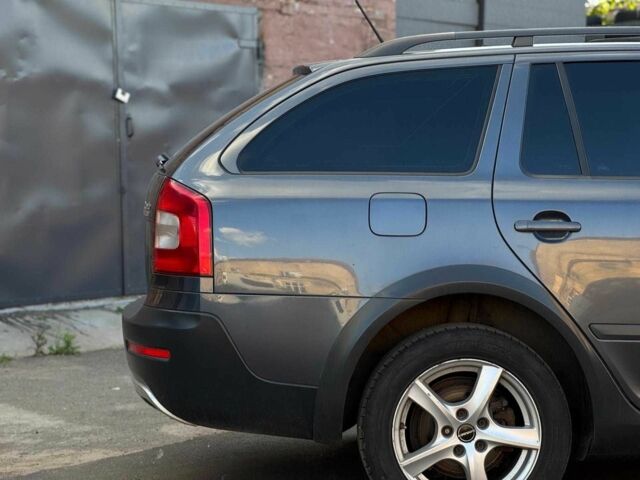 Сірий Шкода Octavia Scout, об'ємом двигуна 1.8 л та пробігом 224 тис. км за 6890 $, фото 9 на Automoto.ua