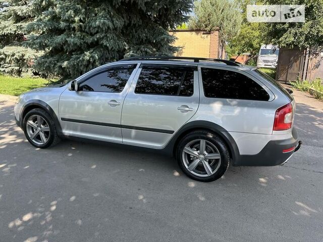 Сірий Шкода Octavia Scout, об'ємом двигуна 2 л та пробігом 255 тис. км за 11500 $, фото 27 на Automoto.ua