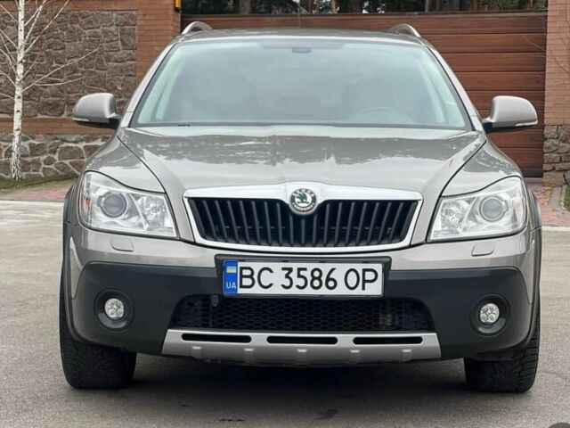 Сірий Шкода Octavia Scout, об'ємом двигуна 2 л та пробігом 240 тис. км за 10900 $, фото 1 на Automoto.ua