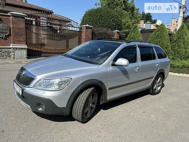 Сірий Шкода Octavia Scout, об'ємом двигуна 2 л та пробігом 255 тис. км за 11500 $, фото 5 на Automoto.ua