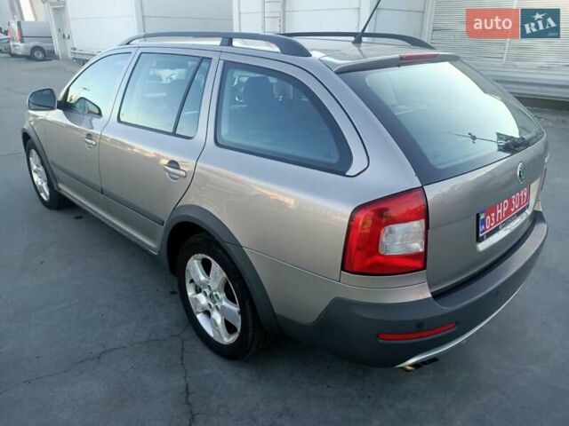 Шкода Октавия Скаут 2012 в Киеве на Automoto.ua Серый Шкода Октавия Скаут, объемом двигателя 1.8 л и пробегом 197 тыс. км за 9999 $, фото 4 на Automoto.ua