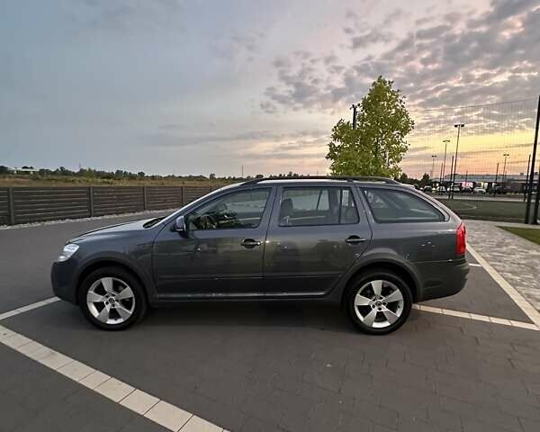 Сірий Шкода Octavia Scout, об'ємом двигуна 2 л та пробігом 194 тис. км за 13200 $, фото 8 на Automoto.ua