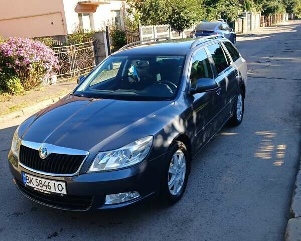 Серый Шкода Октавия Скаут, объемом двигателя 1.4 л и пробегом 162 тыс. км за 7500 $, фото 1 на Automoto.ua