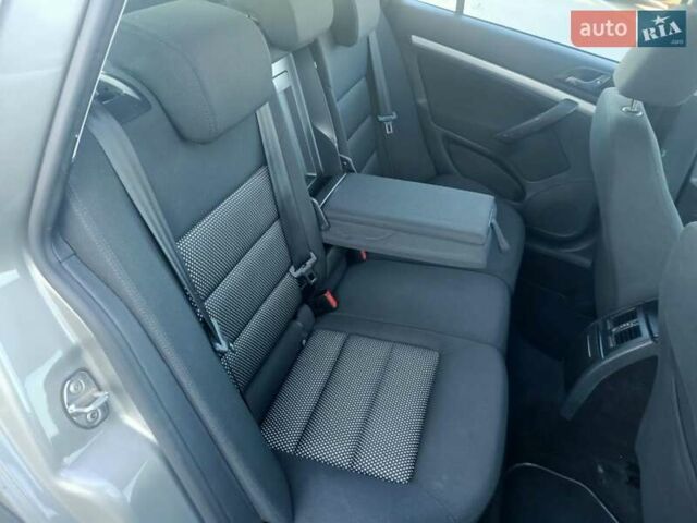 Шкода Октавия Скаут 2012 в Киеве на Automoto.ua Серый Шкода Октавия Скаут, объемом двигателя 1.8 л и пробегом 197 тыс. км за 9999 $, фото 36 на Automoto.ua