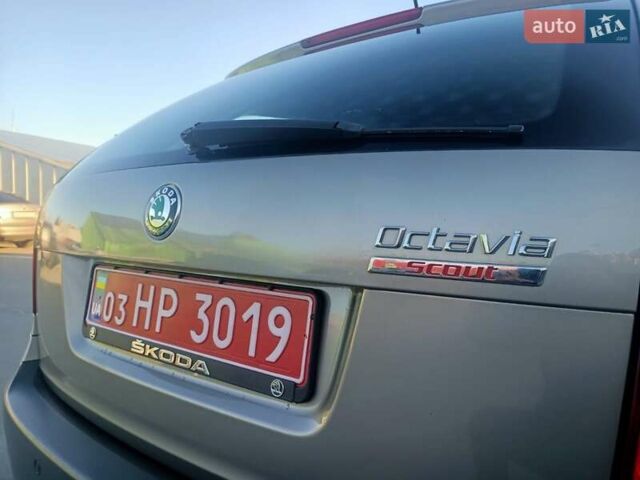 Шкода Октавия Скаут 2012 в Киеве на Automoto.ua Серый Шкода Октавия Скаут, объемом двигателя 1.8 л и пробегом 197 тыс. км за 9999 $, фото 13 на Automoto.ua