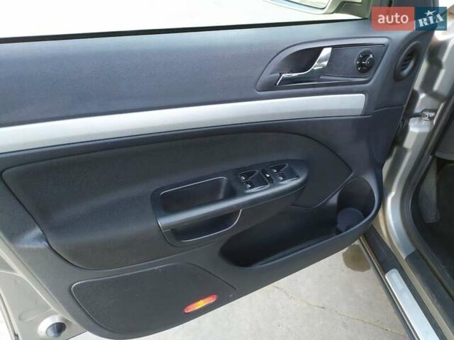 Шкода Октавия Скаут 2012 в Киеве на Automoto.ua Серый Шкода Октавия Скаут, объемом двигателя 1.8 л и пробегом 197 тыс. км за 9999 $, фото 17 на Automoto.ua