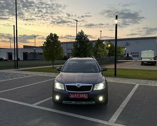 Сірий Шкода Octavia Scout, об'ємом двигуна 2 л та пробігом 194 тис. км за 13200 $, фото 11 на Automoto.ua