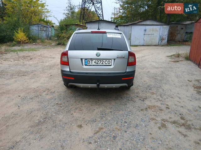 Серый Шкода Октавия Скаут, объемом двигателя 2 л и пробегом 490 тыс. км за 11000 $, фото 6 на Automoto.ua