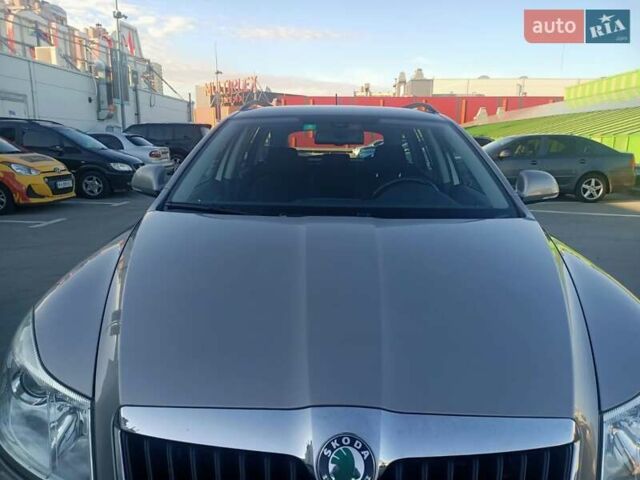 Шкода Октавия Скаут 2012 в Киеве на Automoto.ua Серый Шкода Октавия Скаут, объемом двигателя 1.8 л и пробегом 197 тыс. км за 9999 $, фото 15 на Automoto.ua