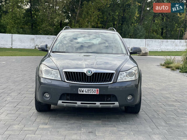 Сірий Шкода Octavia Scout, об'ємом двигуна 1.8 л та пробігом 255 тис. км за 7900 $, фото 1 на Automoto.ua