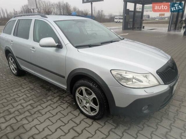 Серый Шкода Октавия Скаут, объемом двигателя 2 л и пробегом 289 тыс. км за 10900 $, фото 7 на Automoto.ua