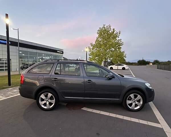 Сірий Шкода Octavia Scout, об'ємом двигуна 2 л та пробігом 194 тис. км за 13200 $, фото 5 на Automoto.ua
