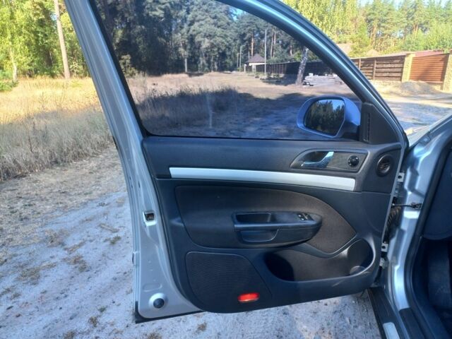 Сірий Шкода Octavia Scout, об'ємом двигуна 0 л та пробігом 224 тис. км за 7750 $, фото 6 на Automoto.ua