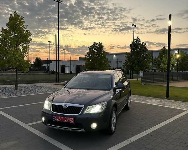 Сірий Шкода Octavia Scout, об'ємом двигуна 2 л та пробігом 194 тис. км за 13200 $, фото 10 на Automoto.ua
