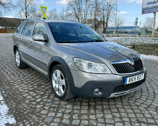 Сірий Шкода Octavia Scout, об'ємом двигуна 2 л та пробігом 246 тис. км за 10950 $, фото 62 на Automoto.ua