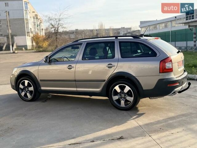 Серый Шкода Октавия Скаут, объемом двигателя 2 л и пробегом 191 тыс. км за 13600 $, фото 19 на Automoto.ua