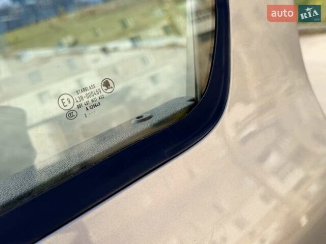Серый Шкода Октавия Скаут, объемом двигателя 2 л и пробегом 191 тыс. км за 13600 $, фото 27 на Automoto.ua