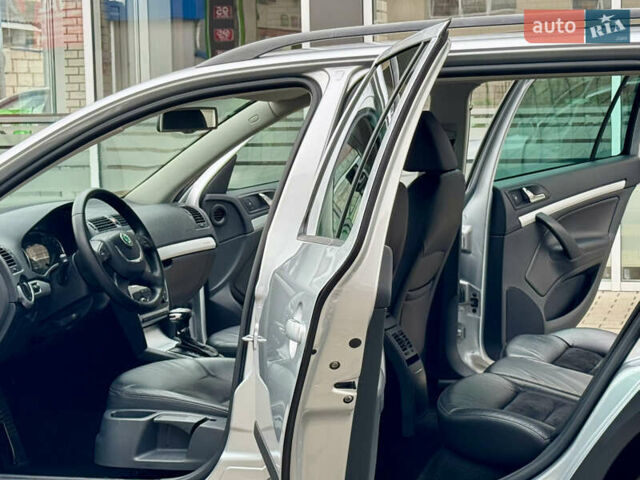 Серый Шкода Октавия Скаут, объемом двигателя 2 л и пробегом 175 тыс. км за 12999 $, фото 33 на Automoto.ua