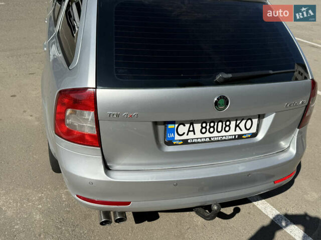 Сірий Шкода Octavia Scout, об'ємом двигуна 2 л та пробігом 260 тис. км за 9200 $, фото 7 на Automoto.ua