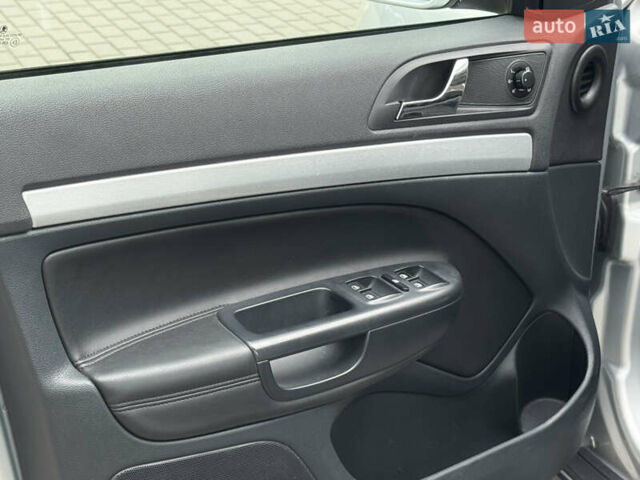 Серый Шкода Октавия Скаут, объемом двигателя 2 л и пробегом 175 тыс. км за 12999 $, фото 34 на Automoto.ua