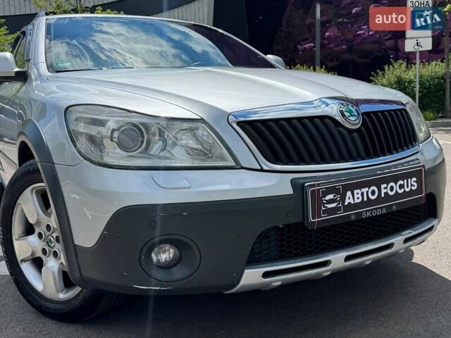 Сірий Шкода Octavia Scout, об'ємом двигуна 1.97 л та пробігом 253 тис. км за 11490 $, фото 3 на Automoto.ua