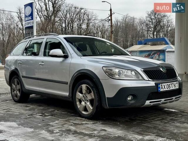 Серый Шкода Октавия Скаут, объемом двигателя 1.8 л и пробегом 270 тыс. км за 10500 $, фото 7 на Automoto.ua